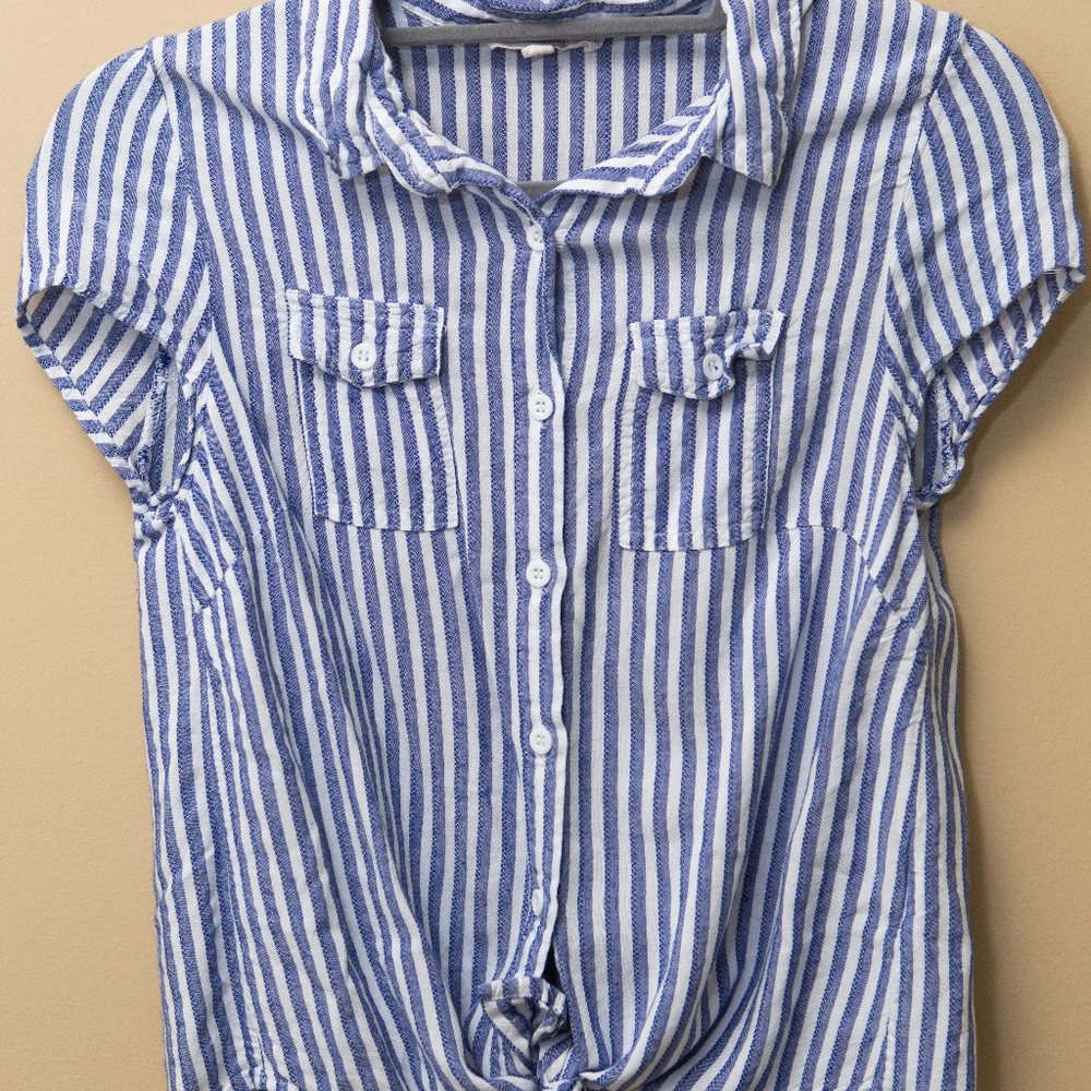 Blue and White Stripe Cropped Blouse! ❤️